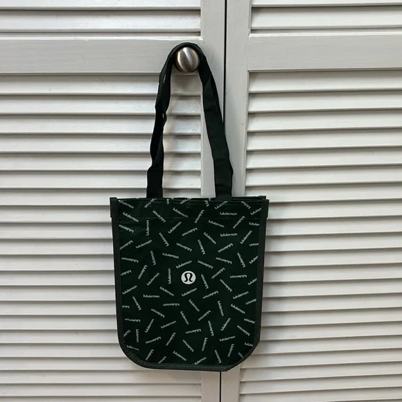 Lululemon green bag - Picture 3 of 7